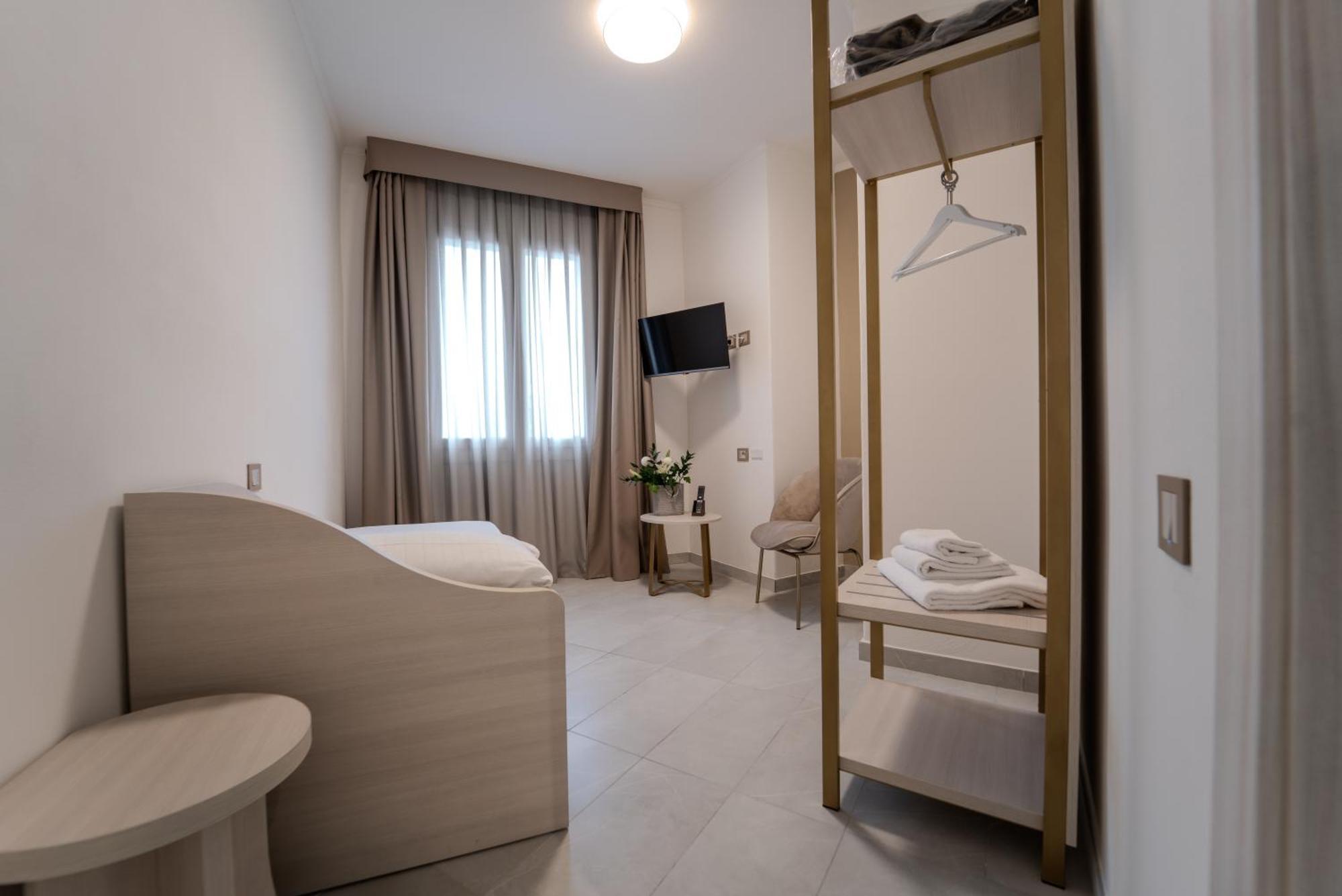 Hotel Donatello Modena Exteriör bild
