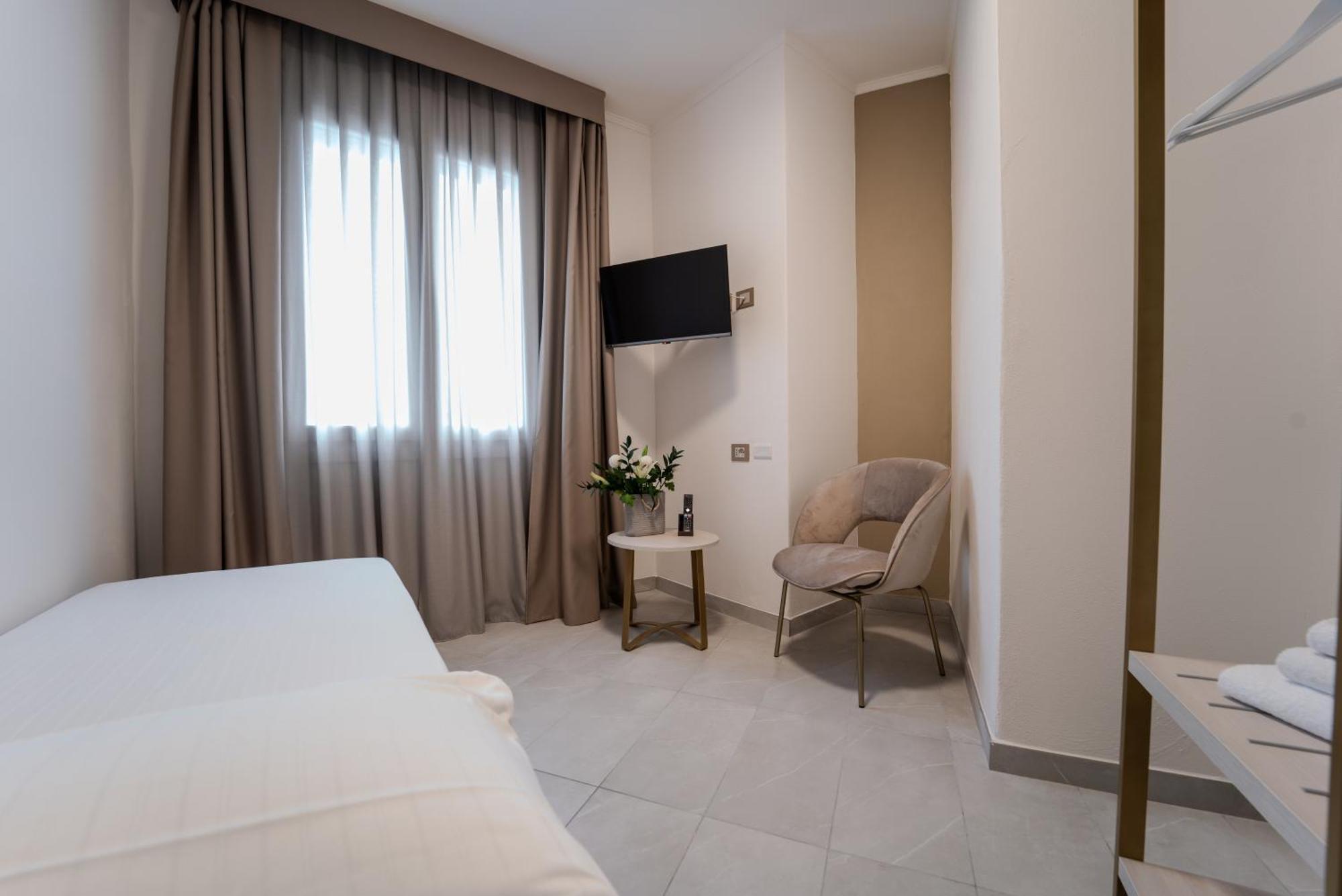 Hotel Donatello Modena Exteriör bild