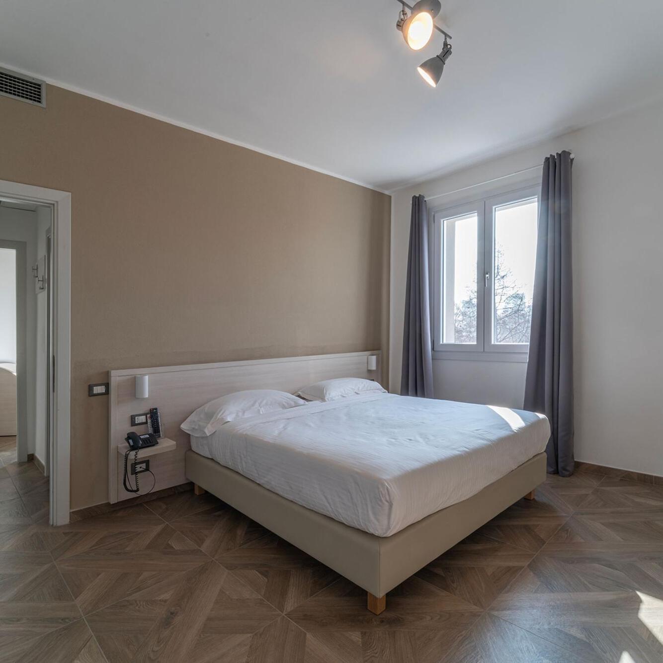Hotel Donatello Modena Exteriör bild
