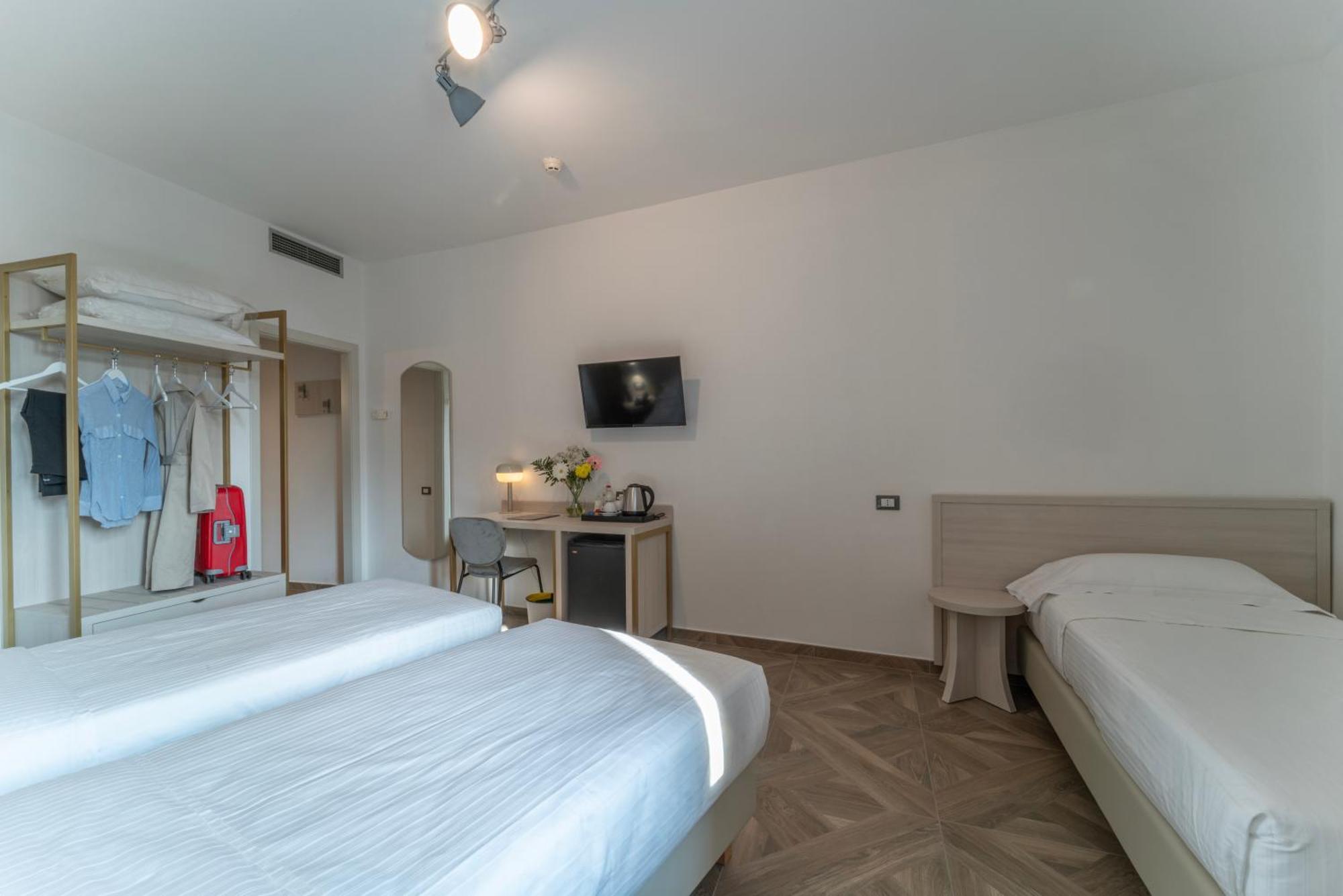 Hotel Donatello Modena Exteriör bild