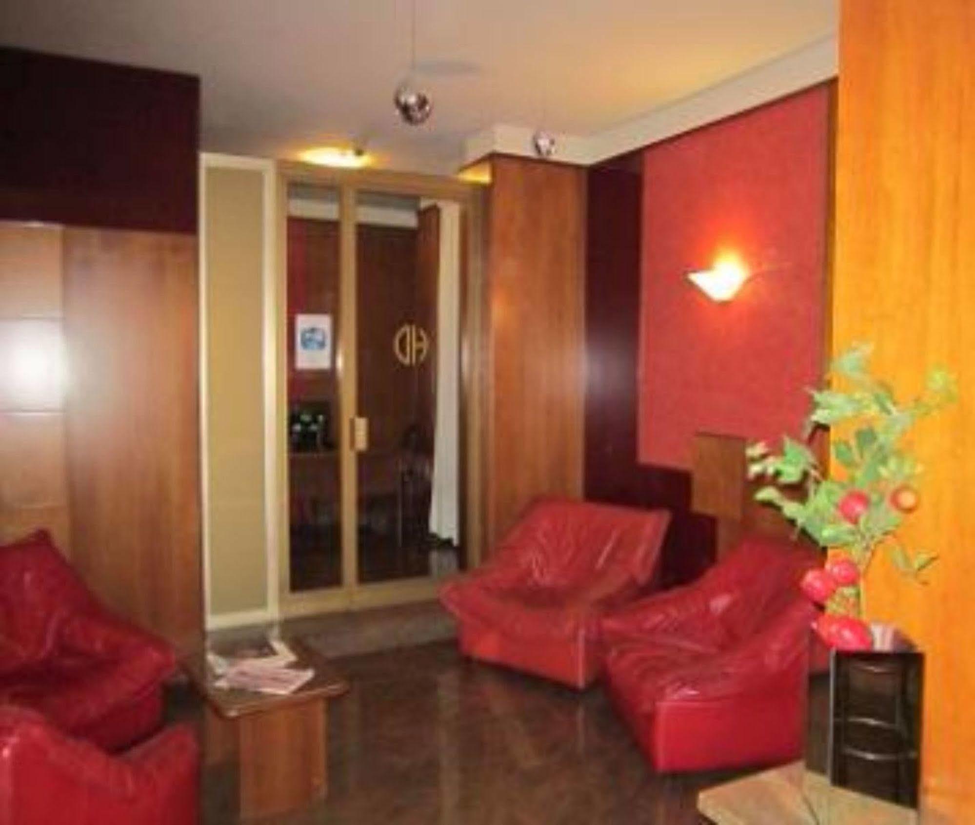 Hotel Donatello Modena Exteriör bild